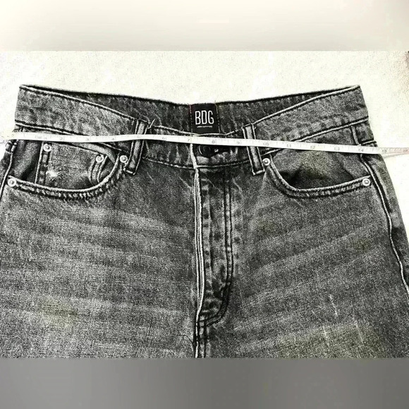 BDG by Urban Outfitters Slim Straight Destroyed Jeans in Black Size 27 - Picture 6 of 7